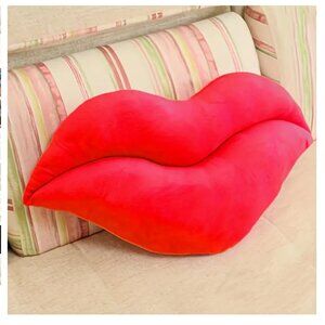 RED LIPS PILLOW